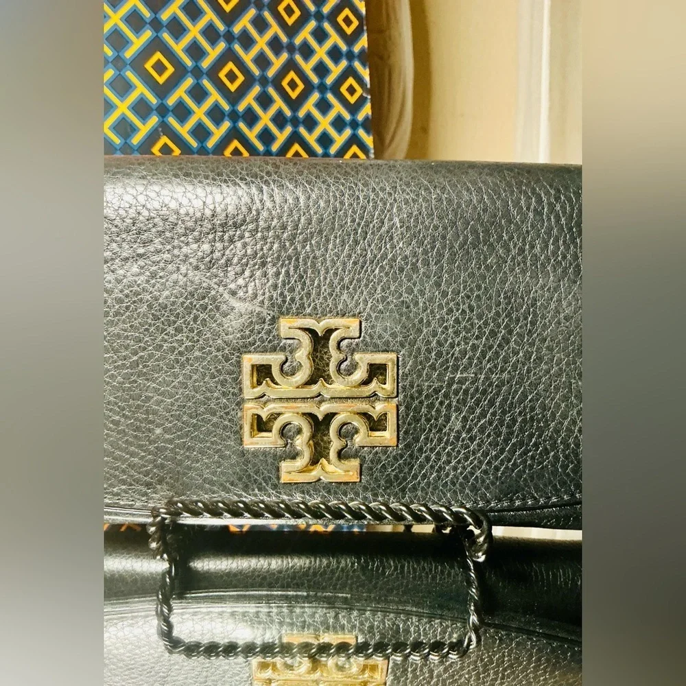 Tory Burch Black Leather Clutch Wallet